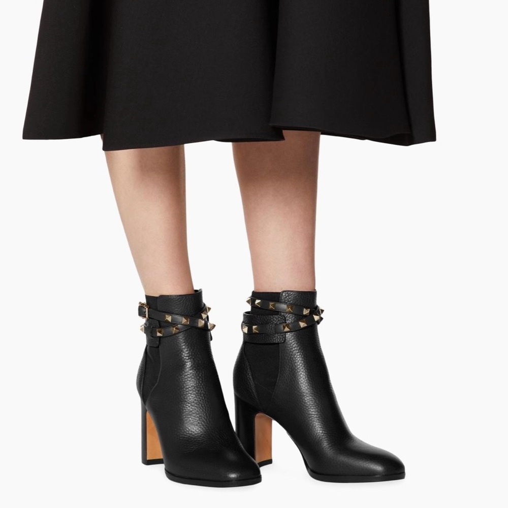 NIB VALENTINO Garavani Rockstud Grainy Calfskin Ankle Boots Size 38